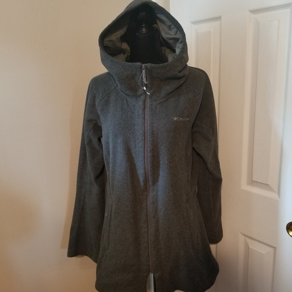 Brand New Womans Columbia size LG Fleece Zip Up with Hood - Picture 1 of 4